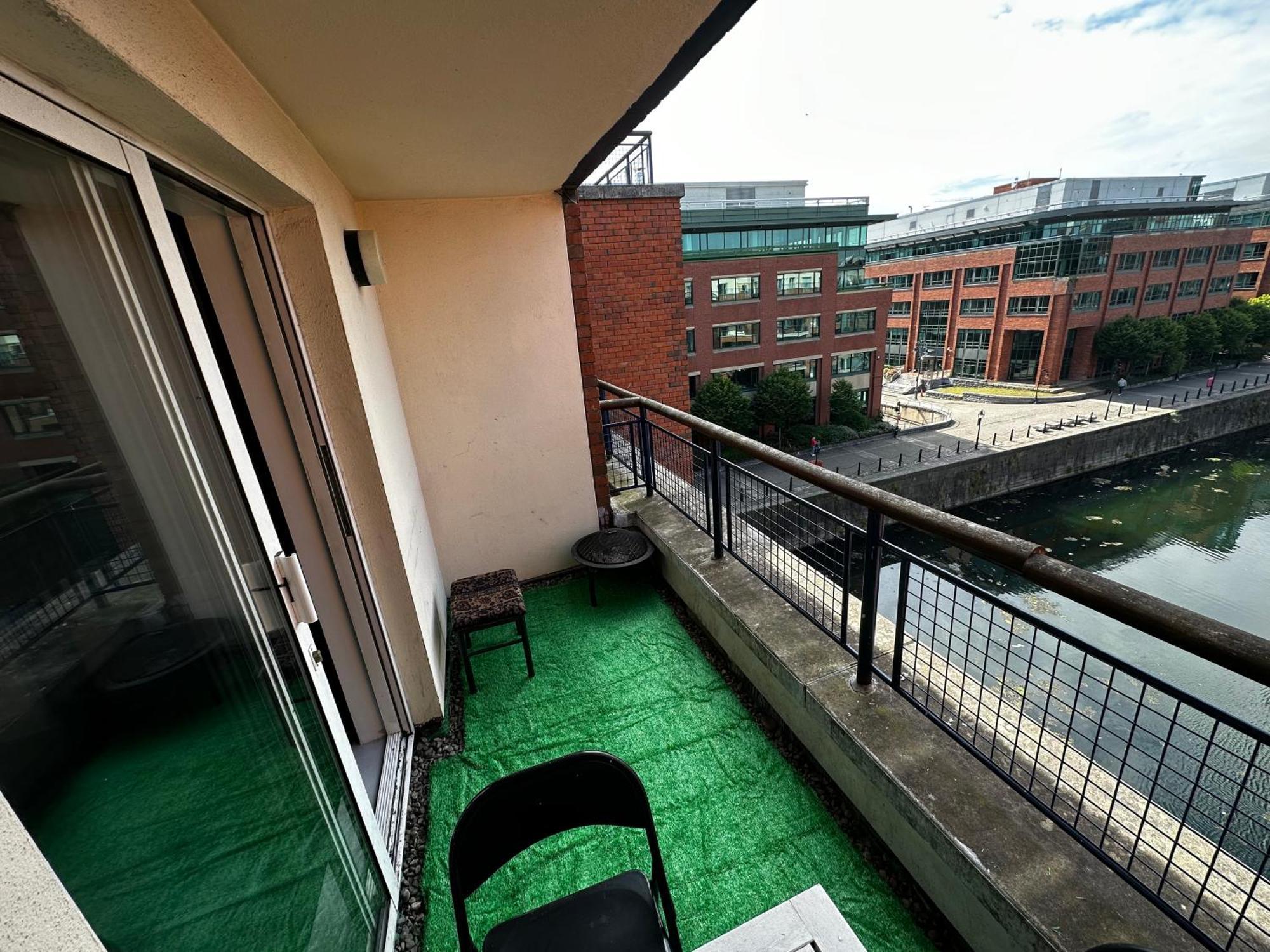 Customhouse Balcony View, Dublin 1 Hotel Eksteriør billede